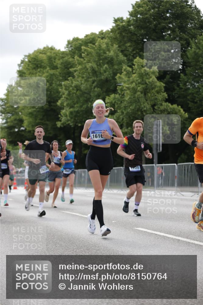 29.06.2025 - hella hamburg halbmarathon Jannik Wohlers http://msf.ph/oto/8150764 29.06.2025 10:14:11 Lombardsbrücke 1406, 1728, 2494, 2990, 3020, 3154, 3756, 3834, 5191, 5670, 5981, 6028, 6083, 6366, 7802, 8147, 8755, 9556, 9663, 9709, 10224, 10610, 12467, 12901, 13237, 13366, 13386, 13673, 13674, 15048, 16036, 16126, 16167, 16287, 16288, 16776, 17296, 17453, 17975 meine-sportfotos.de