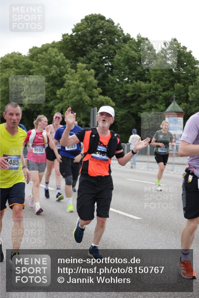 29.06.2025 - hella hamburg halbmarathon Jannik Wohlers http://msf.ph/oto/8150767 29.06.2025 10:51:03 Lombardsbrücke 1617, 1997, 2202, 2308, 2380, 2484, 2485, 2736, 2778, 4652, 4748, 4808, 4878, 5291, 5357, 5394, 5716, 5717, 6091, 6885, 6945, 6954, 6961, 7769, 7841, 7871, 7992, 8040, 8125, 8672, 9340, 9582, 9583, 9763, 10496, 11034, 11268, 11575, 11608, 11609, 11913, 12766, 13079, 13598, 13710, 13769, 15092, 15776, 16258, 16595, 16633, 16642, 16678, 16807, 19106 meine-sportfotos.de