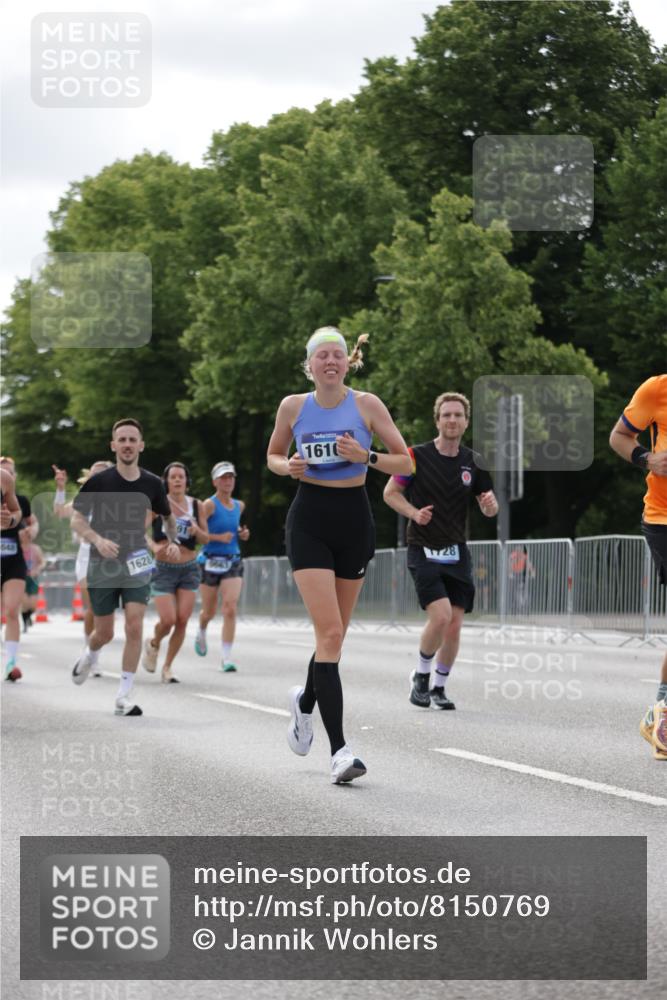 29.06.2025 - hella hamburg halbmarathon Jannik Wohlers http://msf.ph/oto/8150769 29.06.2025 10:14:11 Lombardsbrücke 1406, 1728, 2494, 2990, 3020, 3154, 3756, 3834, 5191, 5670, 5981, 6028, 6083, 6366, 7802, 8147, 8755, 9556, 9663, 9709, 10224, 10610, 12467, 12901, 13237, 13366, 13386, 13673, 13674, 15048, 16036, 16126, 16167, 16287, 16288, 16776, 17296, 17453, 17975 meine-sportfotos.de