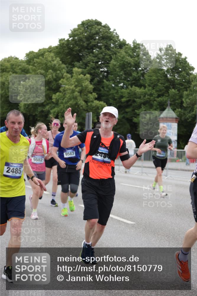 29.06.2025 - hella hamburg halbmarathon Jannik Wohlers http://msf.ph/oto/8150779 29.06.2025 10:51:03 Lombardsbrücke 1617, 1997, 2202, 2308, 2380, 2484, 2485, 2736, 2778, 4652, 4748, 4808, 4878, 5291, 5357, 5394, 5716, 5717, 6091, 6885, 6945, 6954, 6961, 7769, 7841, 7871, 7992, 8040, 8125, 8672, 9340, 9582, 9583, 9763, 10496, 11034, 11268, 11575, 11608, 11609, 11913, 12766, 13079, 13598, 13710, 13769, 15092, 15776, 16258, 16595, 16633, 16642, 16678, 16807, 19106 meine-sportfotos.de