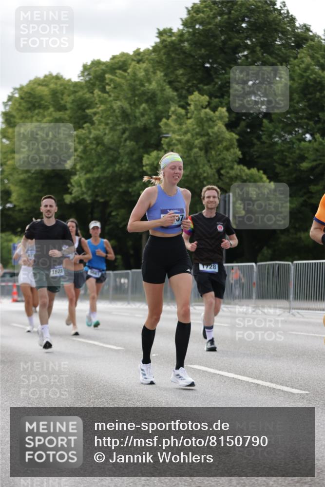 29.06.2025 - hella hamburg halbmarathon Jannik Wohlers http://msf.ph/oto/8150790 29.06.2025 10:14:11 Lombardsbrücke 1406, 1728, 2494, 2990, 3020, 3154, 3756, 3834, 5191, 5670, 5981, 6028, 6083, 6366, 7802, 8147, 8755, 9556, 9663, 9709, 10224, 10610, 12467, 12901, 13237, 13366, 13386, 13673, 13674, 15048, 16036, 16126, 16167, 16287, 16288, 16776, 17296, 17453, 17975 meine-sportfotos.de
