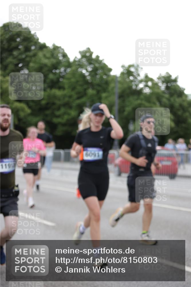 29.06.2025 - hella hamburg halbmarathon Jannik Wohlers http://msf.ph/oto/8150803 29.06.2025 10:51:07 Lombardsbrücke 1617, 1997, 2308, 2484, 2485, 2593, 2736, 2778, 4748, 4808, 4878, 5291, 5357, 5394, 5716, 5717, 6007, 6091, 6885, 6945, 6954, 6961, 7769, 7841, 7871, 7992, 8040, 8125, 8399, 8672, 9340, 9462, 9582, 9583, 9763, 10496, 11034, 11268, 11575, 11913, 12766, 13079, 13598, 13710, 13769, 15092, 15776, 16258, 16595, 16642, 16678, 16807, 17641, 19106 meine-sportfotos.de