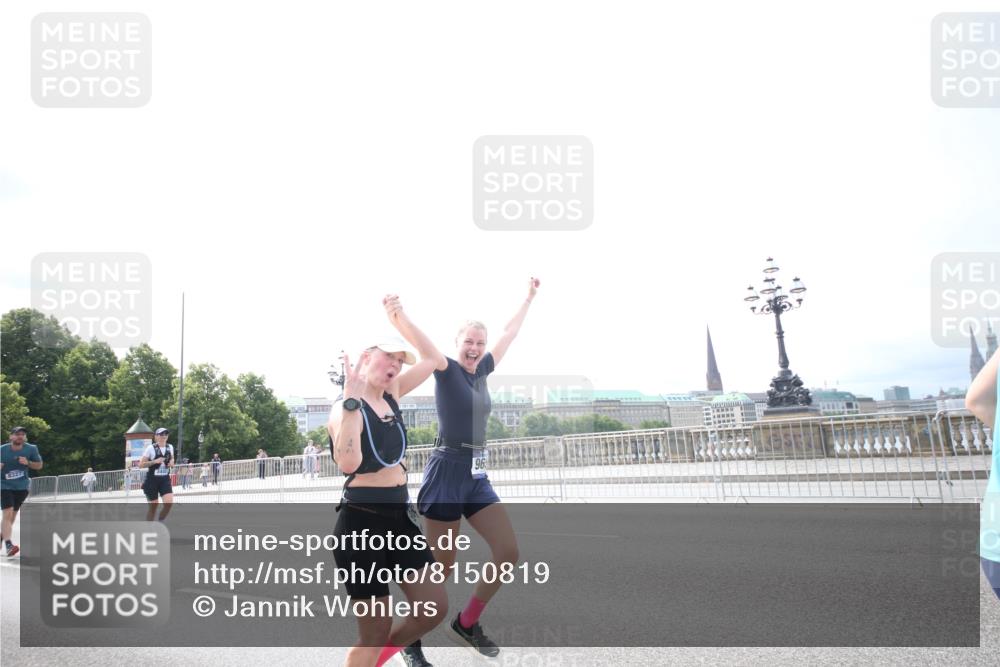 29.06.2025 - hella hamburg halbmarathon Jannik Wohlers http://msf.ph/oto/8150819 29.06.2025 10:27:54 Lombardsbrücke 3445, 5369, 5604, 7667, 8215, 8327, 9653, 9654, 13045, 13296, 13400, 14017, 14155, 15123, 18256, 18604, 19180 meine-sportfotos.de