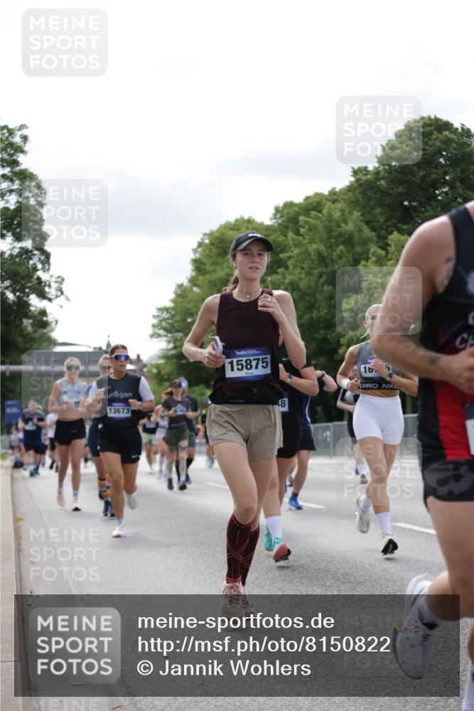 29.06.2025 - hella hamburg halbmarathon Jannik Wohlers http://msf.ph/oto/8150822 29.06.2025 10:14:15 Lombardsbrücke 1406, 1728, 2046, 2494, 2990, 3020, 3154, 3454, 3691, 3756, 3834, 5191, 5670, 5981, 6935, 7802, 8055, 8147, 8755, 9556, 9663, 9709, 10224, 10391, 10610, 12901, 13212, 13366, 13386, 13673, 13674, 14497, 15048, 16036, 16167, 16287, 16288, 16776, 17296, 17453, 17975 meine-sportfotos.de