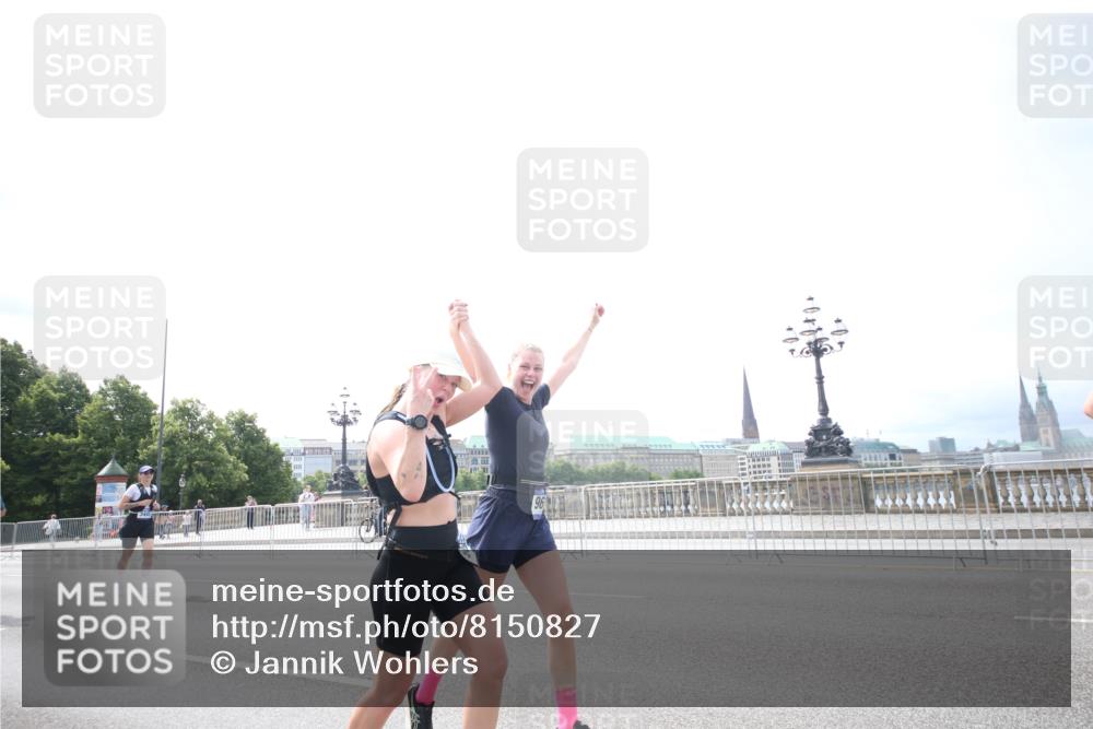 29.06.2025 - hella hamburg halbmarathon Jannik Wohlers http://msf.ph/oto/8150827 29.06.2025 10:27:54 Lombardsbrücke 3445, 5369, 5604, 7667, 8215, 8327, 9653, 9654, 13045, 13296, 13400, 14017, 14155, 15123, 18256, 18604, 19180 meine-sportfotos.de