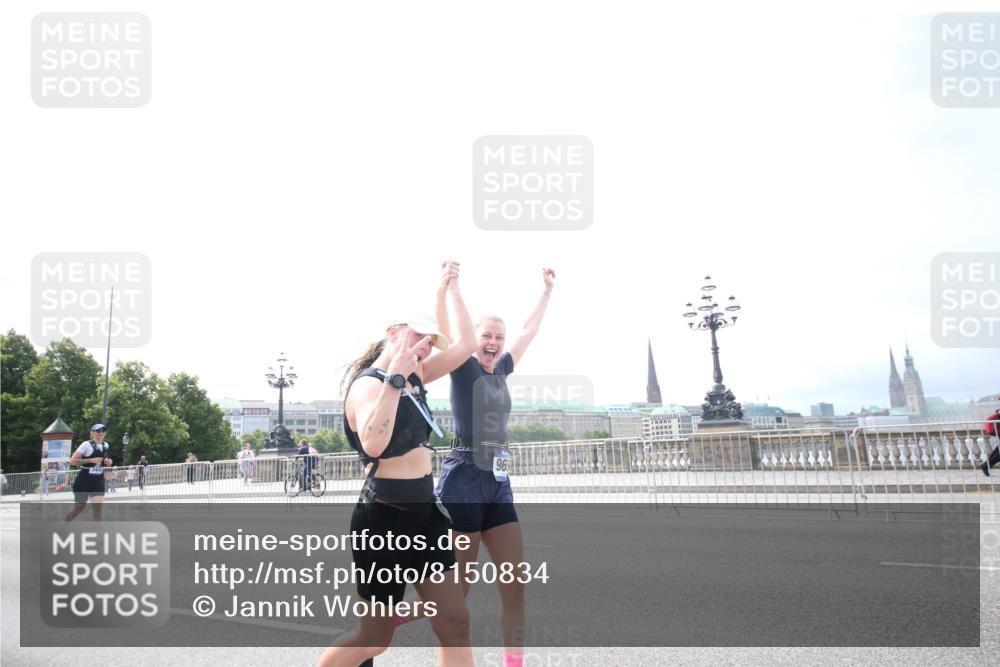 29.06.2025 - hella hamburg halbmarathon Jannik Wohlers http://msf.ph/oto/8150834 29.06.2025 10:27:55 Lombardsbrücke 3445, 5369, 5604, 7667, 8327, 9653, 9654, 13045, 13296, 13400, 14017, 15123, 18256, 18604, 19180 meine-sportfotos.de