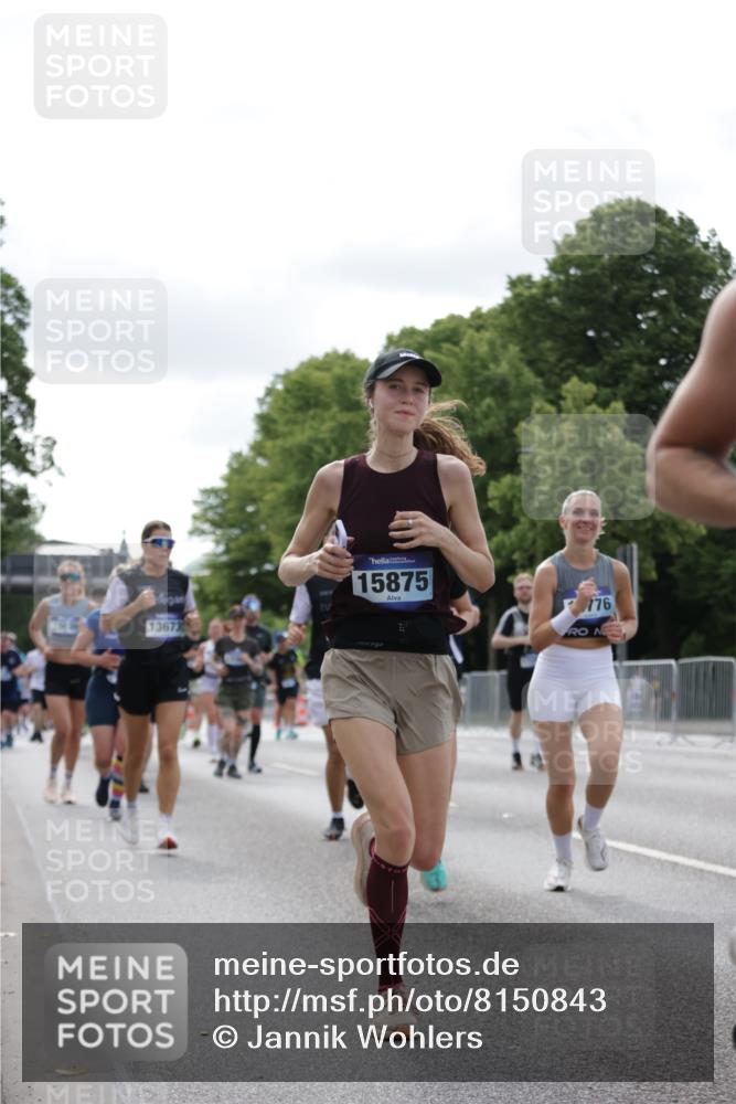 29.06.2025 - hella hamburg halbmarathon Jannik Wohlers http://msf.ph/oto/8150843 29.06.2025 10:14:15 Lombardsbrücke 1406, 1728, 2046, 2494, 2990, 3020, 3154, 3454, 3691, 3756, 3834, 5191, 5670, 5981, 6935, 7802, 8055, 8147, 8755, 9556, 9663, 9709, 10224, 10391, 10610, 12901, 13212, 13366, 13386, 13673, 13674, 14497, 15048, 16036, 16167, 16287, 16288, 16776, 17296, 17453, 17975 meine-sportfotos.de