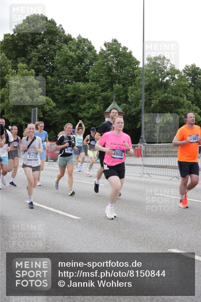29.06.2025 - hella hamburg halbmarathon Jannik Wohlers http://msf.ph/oto/8150844 29.06.2025 10:51:09 Lombardsbrücke 1617, 1997, 2308, 2484, 2485, 2593, 2736, 2778, 3240, 3991, 4748, 4808, 4878, 5291, 5394, 5716, 5717, 6007, 6091, 6885, 6945, 6954, 6961, 7769, 7841, 7871, 7992, 8040, 8125, 8399, 9340, 9462, 9582, 9583, 9763, 10496, 11034, 11268, 11575, 11875, 11913, 12766, 13079, 13598, 13710, 13769, 15092, 15776, 16258, 16595, 16642, 16678, 16807, 17641, 19106 meine-sportfotos.de
