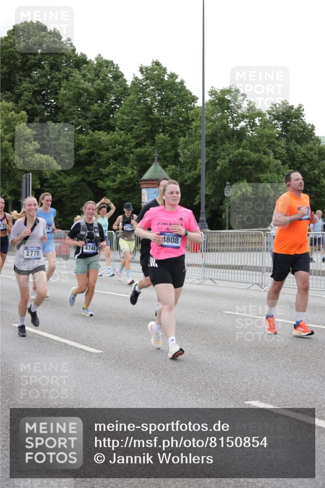 29.06.2025 - hella hamburg halbmarathon Jannik Wohlers http://msf.ph/oto/8150854 29.06.2025 10:51:09 Lombardsbrücke 1617, 1997, 2308, 2484, 2485, 2593, 2736, 2778, 3240, 3991, 4748, 4808, 4878, 5291, 5394, 5716, 5717, 6007, 6091, 6885, 6945, 6954, 6961, 7769, 7841, 7871, 7992, 8040, 8125, 8399, 9340, 9462, 9582, 9583, 9763, 10496, 11034, 11268, 11575, 11875, 11913, 12766, 13079, 13598, 13710, 13769, 15092, 15776, 16258, 16595, 16642, 16678, 16807, 17641, 19106 meine-sportfotos.de