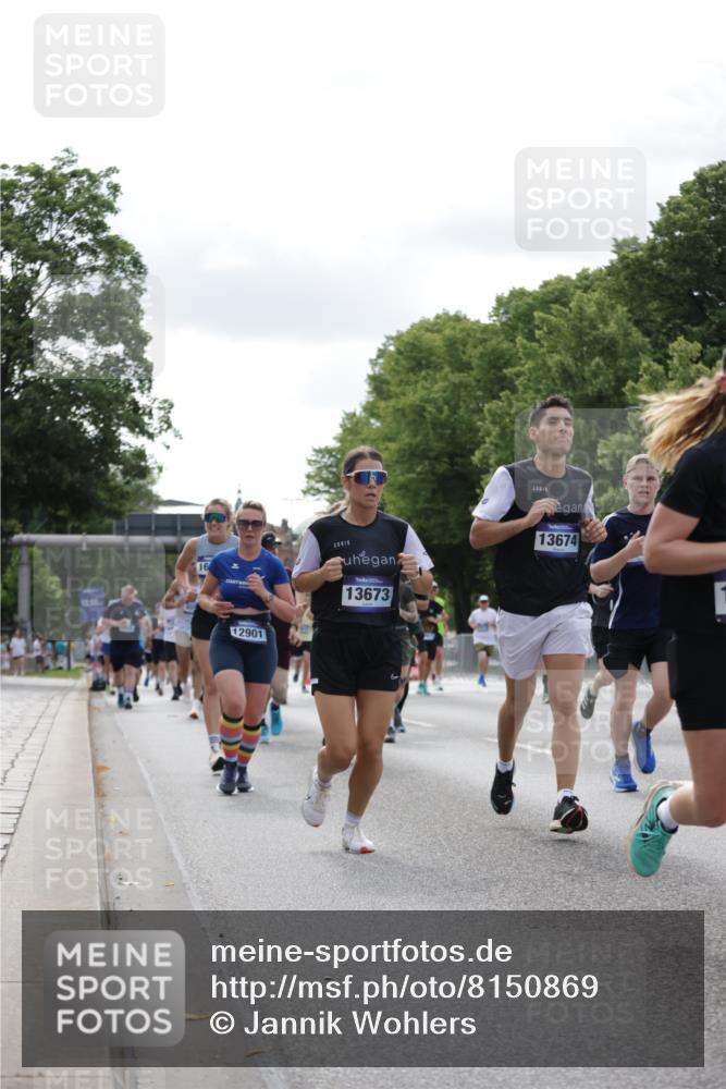 29.06.2025 - hella hamburg halbmarathon Jannik Wohlers http://msf.ph/oto/8150869 29.06.2025 10:14:16 Lombardsbrücke 1406, 1728, 2046, 2494, 2990, 3020, 3154, 3454, 3691, 3756, 3834, 5191, 5670, 5981, 6935, 7802, 8055, 8147, 8755, 9173, 9556, 9663, 9709, 10224, 10391, 10610, 12901, 13212, 13366, 13386, 13673, 13674, 14015, 14497, 15048, 15700, 16036, 16167, 16287, 16288, 16776, 17296, 17453, 17975 meine-sportfotos.de