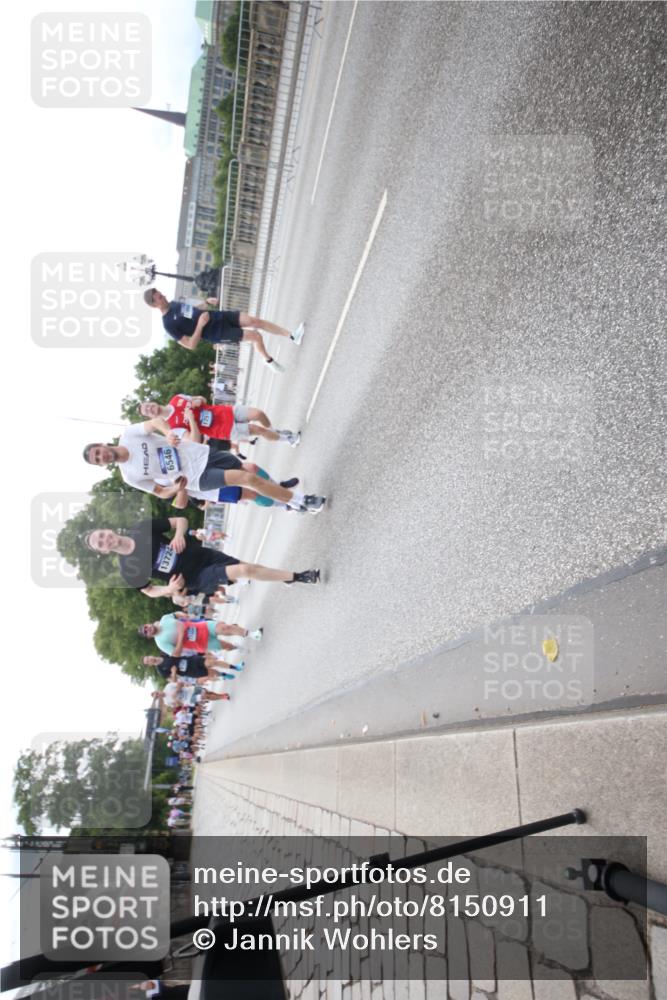 29.06.2025 - hella hamburg halbmarathon Jannik Wohlers http://msf.ph/oto/8150911 29.06.2025 10:31:09 Lombardsbrücke 1844, 3396, 3397, 3424, 3571, 3681, 4953, 5165, 5846, 5965, 6078, 6546, 6573, 6640, 7772, 8806, 9183, 9812, 9882, 9883, 10240, 10421, 10435, 10586, 11587, 12381, 12758, 13724, 15024, 15222, 15575, 16541, 16978, 17043, 17362, 17404, 17517, 17706, 17989, 18390, 18507, 18613, 18672, 18883, 18943, 19068, 19233 meine-sportfotos.de