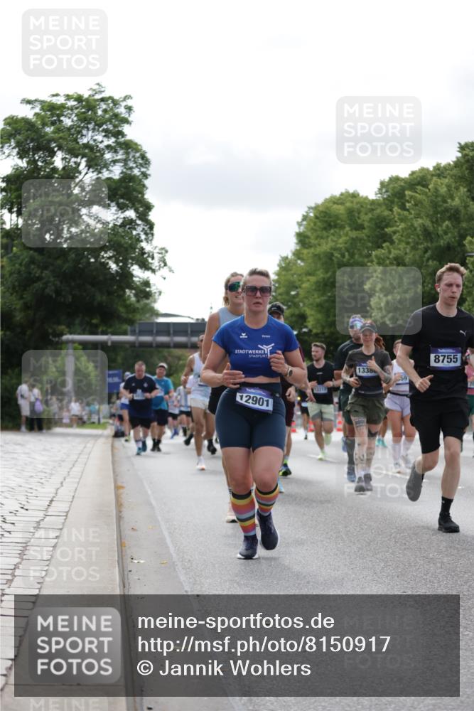 29.06.2025 - hella hamburg halbmarathon Jannik Wohlers http://msf.ph/oto/8150917 29.06.2025 10:14:18 Lombardsbrücke 1071, 1728, 2046, 2601, 2690, 2990, 3020, 3154, 3454, 3691, 3834, 5191, 5670, 5981, 6935, 7195, 8055, 8147, 8755, 9173, 9556, 9663, 9709, 10391, 10610, 11643, 12901, 13212, 13366, 13386, 13673, 13674, 14015, 14497, 15048, 15700, 16036, 16167, 16287, 16288, 16776, 17296, 17453, 17975 meine-sportfotos.de