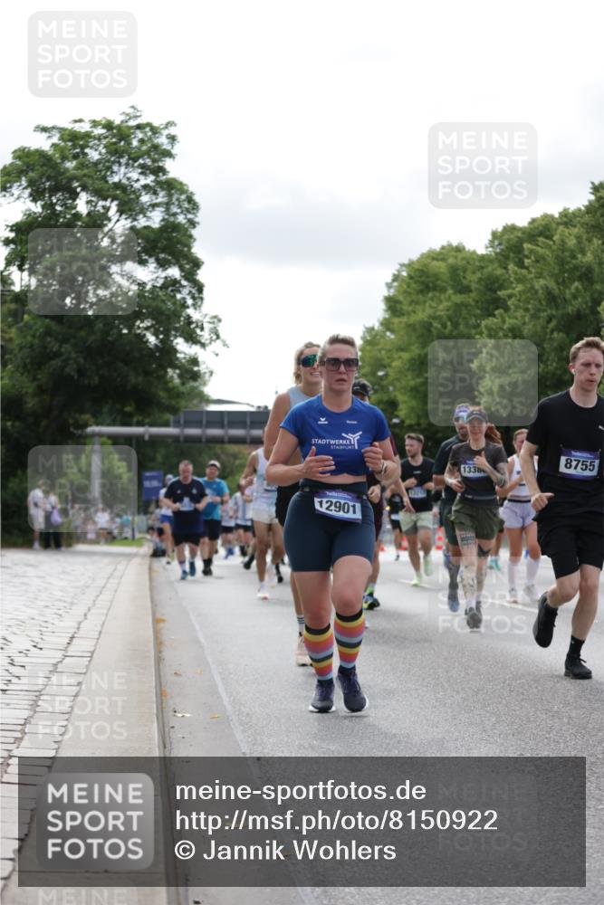 29.06.2025 - hella hamburg halbmarathon Jannik Wohlers http://msf.ph/oto/8150922 29.06.2025 10:14:18 Lombardsbrücke 1071, 1728, 2046, 2601, 2690, 2990, 3020, 3154, 3454, 3691, 3834, 5191, 5670, 5981, 6935, 7195, 8055, 8147, 8755, 9173, 9556, 9663, 9709, 10391, 10610, 11643, 12901, 13212, 13366, 13386, 13673, 13674, 14015, 14497, 15048, 15700, 16036, 16167, 16287, 16288, 16776, 17296, 17453, 17975 meine-sportfotos.de