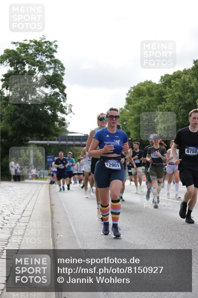 29.06.2025 - hella hamburg halbmarathon Jannik Wohlers http://msf.ph/oto/8150927 29.06.2025 10:14:18 Lombardsbrücke 1071, 1728, 2046, 2601, 2690, 2990, 3020, 3154, 3454, 3691, 3834, 5191, 5670, 5981, 6935, 7195, 8055, 8147, 8755, 9173, 9556, 9663, 9709, 10391, 10610, 11643, 12901, 13212, 13366, 13386, 13673, 13674, 14015, 14497, 15048, 15700, 16036, 16167, 16287, 16288, 16776, 17296, 17453, 17975 meine-sportfotos.de