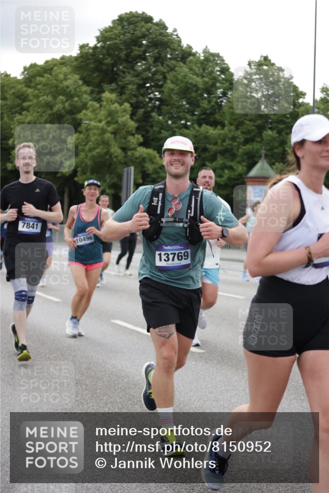 29.06.2025 - hella hamburg halbmarathon Jannik Wohlers http://msf.ph/oto/8150952 29.06.2025 10:51:11 Lombardsbrücke 1617, 1997, 2308, 2484, 2485, 2593, 2736, 2778, 3240, 3991, 4748, 4808, 4878, 5291, 5394, 5716, 5717, 6007, 6091, 6885, 6945, 6947, 6954, 7769, 7841, 7871, 7992, 8125, 8399, 9340, 9462, 9582, 9583, 9763, 10496, 10521, 11034, 11268, 11575, 11875, 11913, 12766, 13079, 13598, 13710, 13769, 15092, 15776, 16595, 16642, 16807, 17641, 19106 meine-sportfotos.de