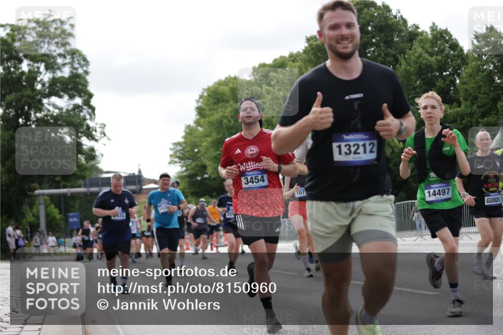 29.06.2025 - hella hamburg halbmarathon Jannik Wohlers http://msf.ph/oto/8150960 29.06.2025 10:14:24 Lombardsbrücke 1071, 1728, 2046, 2601, 2690, 3025, 3154, 3454, 3691, 5191, 5608, 5981, 6935, 7195, 7439, 8055, 8239, 8522, 8755, 8854, 9173, 9556, 9663, 9709, 10391, 10610, 10963, 11643, 12901, 13212, 13366, 13386, 13393, 13673, 13674, 14015, 14195, 14452, 14497, 15048, 15700, 16036, 16167, 16287, 16288, 16776, 17296, 17453, 17975, 18015, 18176 meine-sportfotos.de