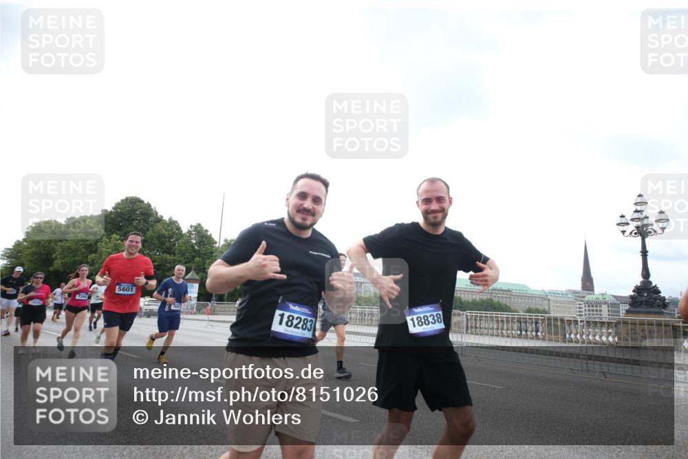 29.06.2025 - hella hamburg halbmarathon Jannik Wohlers http://msf.ph/oto/8151026 29.06.2025 10:31:39 Lombardsbrücke 1311, 2349, 2384, 2672, 2943, 3221, 3239, 3358, 3751, 3752, 3822, 4314, 4605, 4877, 4924, 5156, 5496, 5601, 5658, 5743, 6218, 6252, 6718, 6727, 7135, 7239, 7295, 7344, 7535, 7570, 7695, 7789, 7816, 7898, 8538, 11168, 11462, 12136, 12319, 12663, 12755, 13026, 14029, 14191, 14536, 14599, 15471, 16200, 17118, 17342, 17958, 18283, 18369, 18428, 18838, 18931 meine-sportfotos.de