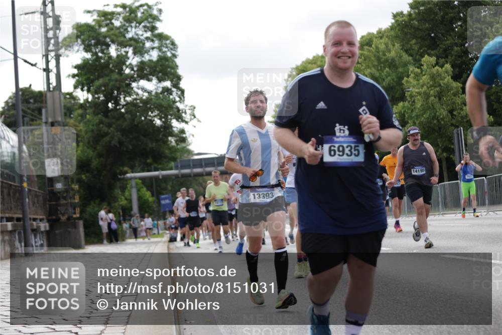29.06.2025 - hella hamburg halbmarathon Jannik Wohlers http://msf.ph/oto/8151031 29.06.2025 10:14:28 Lombardsbrücke 1071, 1379, 1575, 2046, 2140, 2601, 2690, 3025, 3454, 3507, 3509, 3691, 3844, 4641, 5191, 5608, 5800, 5981, 6181, 6248, 6935, 7195, 7439, 8055, 8239, 8275, 8522, 8563, 8755, 8854, 9113, 9173, 9556, 9663, 9709, 9911, 10391, 10589, 10717, 10963, 11611, 11643, 13212, 13366, 13386, 13393, 13673, 13674, 13683, 14015, 14195, 14452, 14497, 14999, 15037, 15038, 15048, 15700, 16208, 16776, 17296, 17453, 17708, 17847, 18015, 18176 meine-sportfotos.de