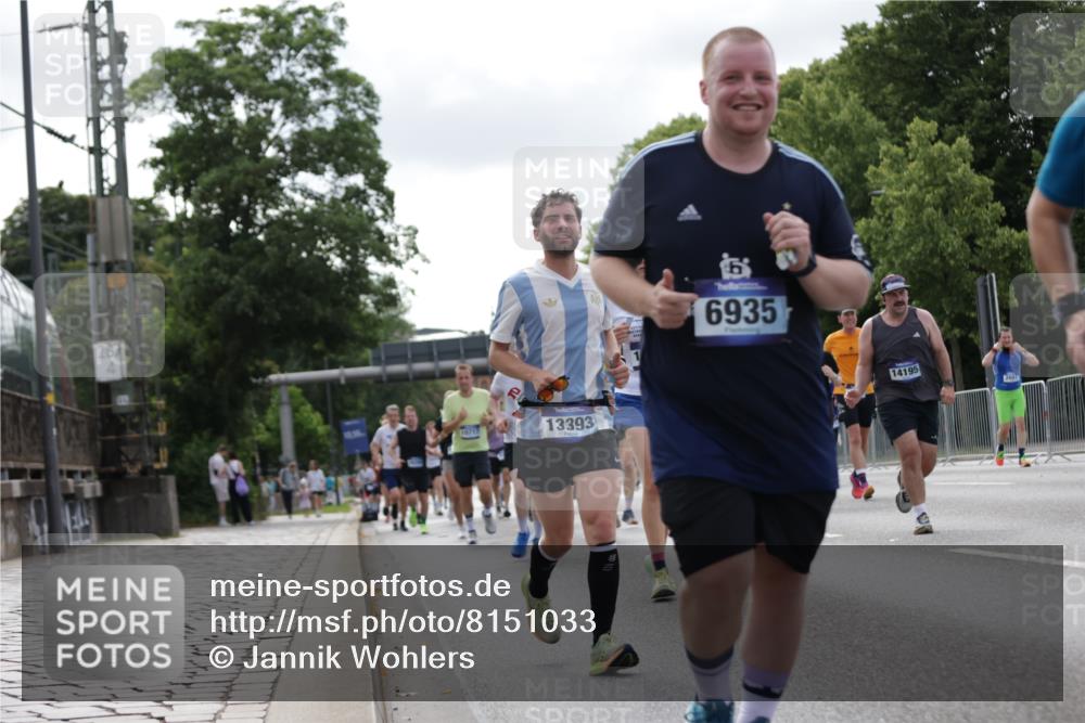 29.06.2025 - hella hamburg halbmarathon Jannik Wohlers http://msf.ph/oto/8151033 29.06.2025 10:14:28 Lombardsbrücke 1071, 1379, 1575, 2046, 2140, 2601, 2690, 3025, 3454, 3507, 3509, 3691, 3844, 4641, 5191, 5608, 5800, 5981, 6181, 6248, 6935, 7195, 7439, 8055, 8239, 8275, 8522, 8563, 8755, 8854, 9113, 9173, 9556, 9663, 9709, 9911, 10391, 10589, 10717, 10963, 11611, 11643, 13212, 13366, 13386, 13393, 13673, 13674, 13683, 14015, 14195, 14452, 14497, 14999, 15037, 15038, 15048, 15700, 16208, 16776, 17296, 17453, 17708, 17847, 18015, 18176 meine-sportfotos.de
