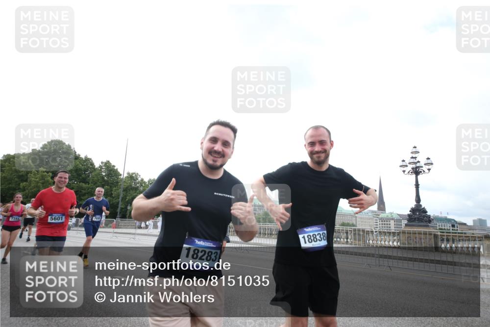 29.06.2025 - hella hamburg halbmarathon Jannik Wohlers http://msf.ph/oto/8151035 29.06.2025 10:31:39 Lombardsbrücke 1311, 2349, 2384, 2672, 2943, 3221, 3239, 3358, 3751, 3752, 3822, 4314, 4605, 4877, 4924, 5156, 5496, 5601, 5658, 5743, 6218, 6252, 6718, 6727, 7135, 7239, 7295, 7344, 7535, 7570, 7695, 7789, 7816, 7898, 8538, 11168, 11462, 12136, 12319, 12663, 12755, 13026, 14029, 14191, 14536, 14599, 15471, 16200, 17118, 17342, 17958, 18283, 18369, 18428, 18838, 18931 meine-sportfotos.de
