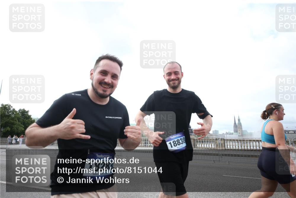 29.06.2025 - hella hamburg halbmarathon Jannik Wohlers http://msf.ph/oto/8151044 29.06.2025 10:31:40 Lombardsbrücke 1311, 1987, 2349, 2384, 2672, 2943, 3221, 3239, 3358, 3752, 3822, 4314, 4605, 4924, 5156, 5496, 5601, 5658, 5743, 6218, 6252, 6718, 6727, 7135, 7239, 7295, 7344, 7535, 7570, 7695, 7789, 7816, 7898, 8538, 10248, 11168, 11462, 12136, 12319, 12663, 12755, 12936, 13026, 13959, 14029, 14105, 14191, 14536, 14599, 15471, 16200, 17118, 17342, 17958, 18283, 18369, 18428, 18838, 18931 meine-sportfotos.de