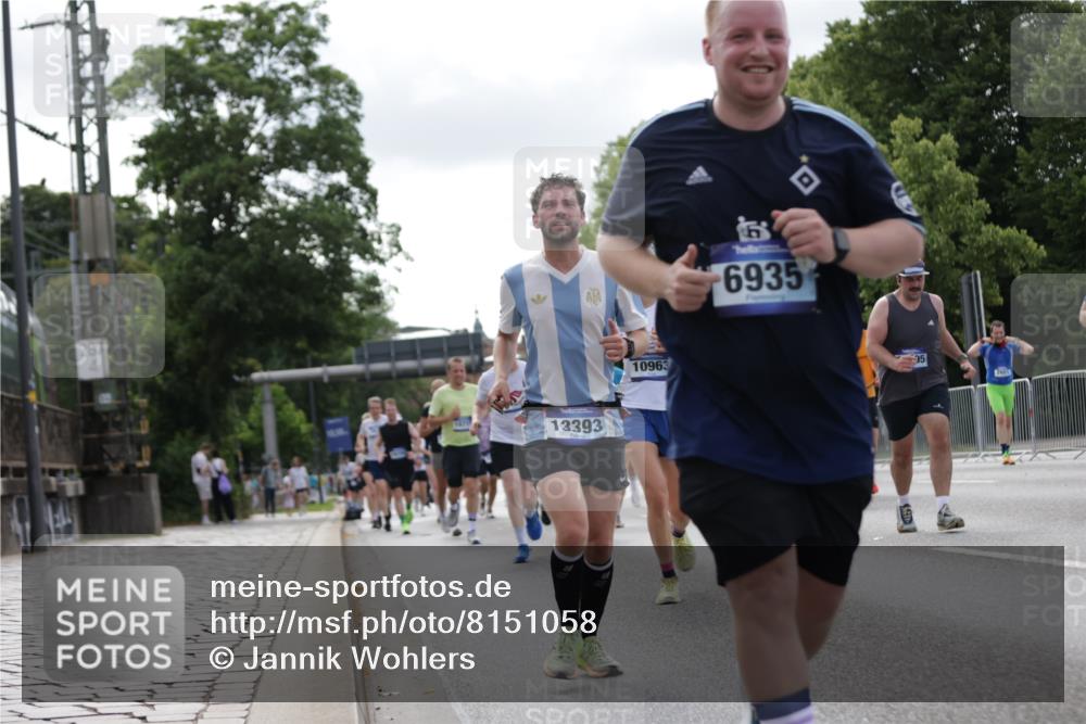 29.06.2025 - hella hamburg halbmarathon Jannik Wohlers http://msf.ph/oto/8151058 29.06.2025 10:14:29 Lombardsbrücke 1071, 1379, 1575, 2046, 2140, 2601, 2690, 3025, 3454, 3507, 3509, 3691, 3844, 4641, 5608, 5800, 5981, 6181, 6248, 6935, 7195, 7439, 8055, 8239, 8275, 8522, 8563, 8755, 8854, 9113, 9173, 9556, 9663, 9709, 9911, 10391, 10589, 10717, 10963, 11271, 11611, 11643, 13212, 13366, 13386, 13393, 13673, 13674, 13683, 14015, 14195, 14452, 14497, 14999, 15037, 15038, 15700, 16208, 16419, 16776, 17296, 17453, 17708, 17847, 18015, 18176 meine-sportfotos.de