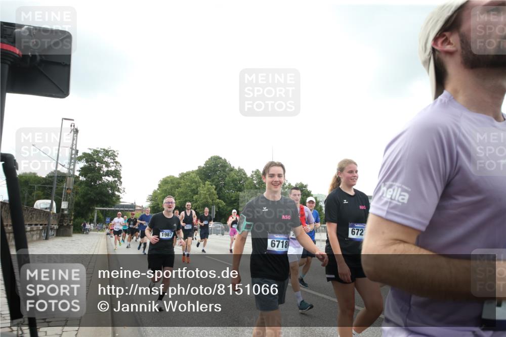 29.06.2025 - hella hamburg halbmarathon Jannik Wohlers http://msf.ph/oto/8151066 29.06.2025 10:31:51 Lombardsbrücke 1311, 1987, 2349, 2943, 3022, 3365, 3707, 3778, 3822, 4314, 4365, 4605, 4857, 4924, 5496, 5658, 5743, 6218, 6252, 7135, 7239, 7344, 7535, 7570, 7789, 8124, 8127, 8175, 8787, 8914, 8993, 9125, 9206, 9706, 9765, 10248, 10828, 10924, 11168, 11225, 11362, 11462, 11787, 11972, 12136, 12443, 12936, 13284, 13423, 13959, 13960, 14029, 14099, 14105, 14191, 14494, 14599, 15120, 15364, 15471, 15987, 16200, 17958, 18369, 18931 meine-sportfotos.de