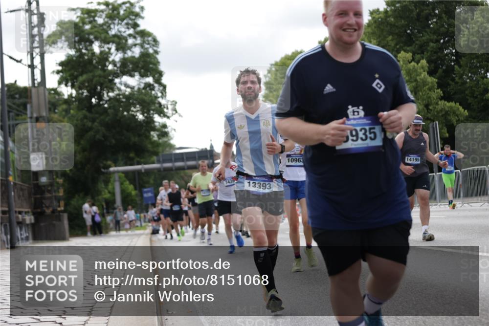 29.06.2025 - hella hamburg halbmarathon Jannik Wohlers http://msf.ph/oto/8151068 29.06.2025 10:14:29 Lombardsbrücke 1071, 1379, 1575, 2046, 2140, 2601, 2690, 3025, 3454, 3507, 3509, 3691, 3844, 4641, 5608, 5800, 5981, 6181, 6248, 6935, 7195, 7439, 8055, 8239, 8275, 8522, 8563, 8755, 8854, 9113, 9173, 9556, 9663, 9709, 9911, 10391, 10589, 10717, 10963, 11271, 11611, 11643, 13212, 13366, 13386, 13393, 13673, 13674, 13683, 14015, 14195, 14452, 14497, 14999, 15037, 15038, 15700, 16208, 16419, 16776, 17296, 17453, 17708, 17847, 18015, 18176 meine-sportfotos.de