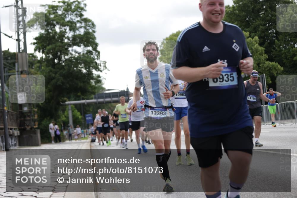 29.06.2025 - hella hamburg halbmarathon Jannik Wohlers http://msf.ph/oto/8151073 29.06.2025 10:14:29 Lombardsbrücke 1071, 1379, 1575, 2046, 2140, 2601, 2690, 3025, 3454, 3507, 3509, 3691, 3844, 4641, 5608, 5800, 5981, 6181, 6248, 6935, 7195, 7439, 8055, 8239, 8275, 8522, 8563, 8755, 8854, 9113, 9173, 9556, 9663, 9709, 9911, 10391, 10589, 10717, 10963, 11271, 11611, 11643, 13212, 13366, 13386, 13393, 13673, 13674, 13683, 14015, 14195, 14452, 14497, 14999, 15037, 15038, 15700, 16208, 16419, 16776, 17296, 17453, 17708, 17847, 18015, 18176 meine-sportfotos.de