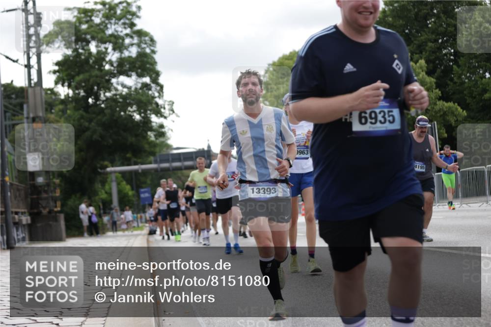 29.06.2025 - hella hamburg halbmarathon Jannik Wohlers http://msf.ph/oto/8151080 29.06.2025 10:14:29 Lombardsbrücke 1071, 1379, 1575, 2046, 2140, 2601, 2690, 3025, 3454, 3507, 3509, 3691, 3844, 4641, 5608, 5800, 5981, 6181, 6248, 6935, 7195, 7439, 8055, 8239, 8275, 8522, 8563, 8755, 8854, 9113, 9173, 9556, 9663, 9709, 9911, 10391, 10589, 10717, 10963, 11271, 11611, 11643, 13212, 13366, 13386, 13393, 13673, 13674, 13683, 14015, 14195, 14452, 14497, 14999, 15037, 15038, 15700, 16208, 16419, 16776, 17296, 17453, 17708, 17847, 18015, 18176 meine-sportfotos.de