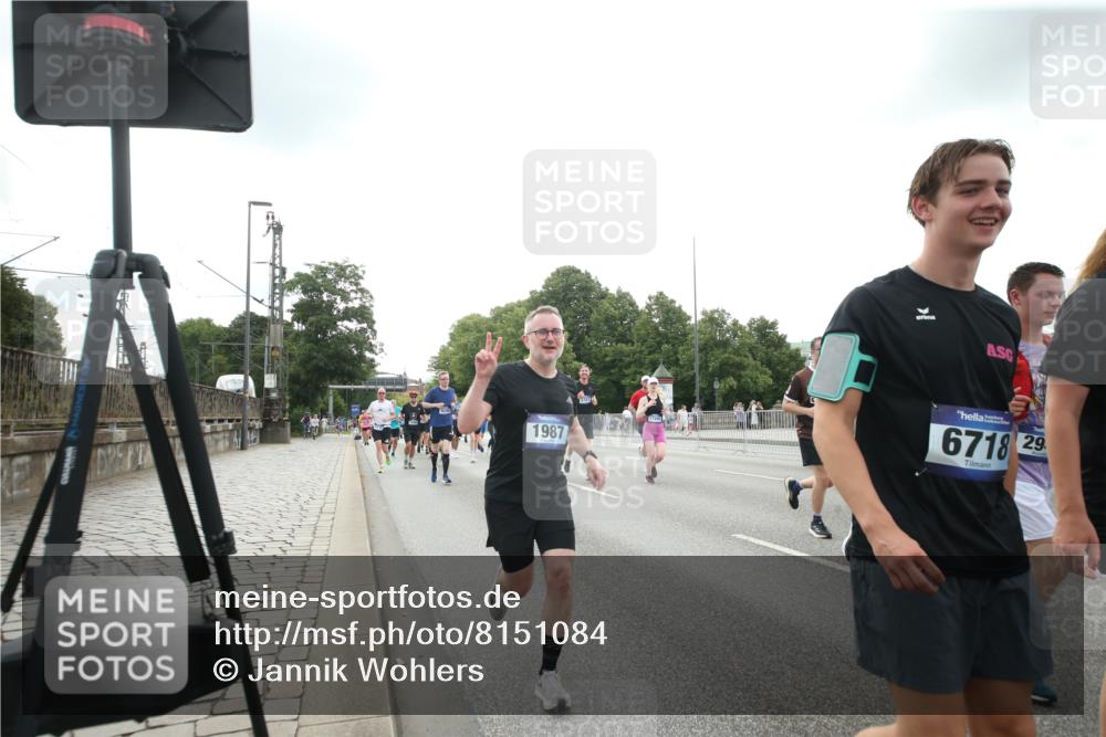 29.06.2025 - hella hamburg halbmarathon Jannik Wohlers http://msf.ph/oto/8151084 29.06.2025 10:31:51 Lombardsbrücke 1311, 1987, 2349, 2943, 3022, 3365, 3707, 3778, 3822, 4314, 4365, 4605, 4857, 4924, 5496, 5658, 5743, 6218, 6252, 7135, 7239, 7344, 7535, 7570, 7789, 8124, 8127, 8175, 8787, 8914, 8993, 9125, 9206, 9706, 9765, 10248, 10828, 10924, 11168, 11225, 11362, 11462, 11787, 11972, 12136, 12443, 12936, 13284, 13423, 13959, 13960, 14029, 14099, 14105, 14191, 14494, 14599, 15120, 15364, 15471, 15987, 16200, 17958, 18369, 18931 meine-sportfotos.de