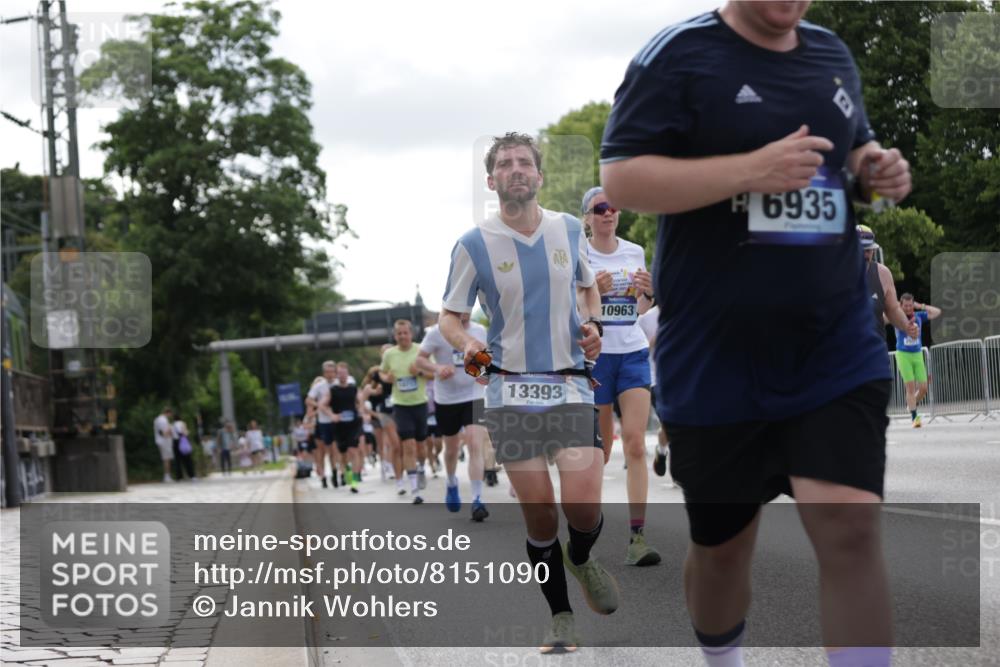 29.06.2025 - hella hamburg halbmarathon Jannik Wohlers http://msf.ph/oto/8151090 29.06.2025 10:14:29 Lombardsbrücke 1071, 1379, 1575, 2046, 2140, 2601, 2690, 3025, 3454, 3507, 3509, 3691, 3844, 4641, 5608, 5800, 5981, 6181, 6248, 6935, 7195, 7439, 8055, 8239, 8275, 8522, 8563, 8755, 8854, 9113, 9173, 9556, 9663, 9709, 9911, 10391, 10589, 10717, 10963, 11271, 11611, 11643, 13212, 13366, 13386, 13393, 13673, 13674, 13683, 14015, 14195, 14452, 14497, 14999, 15037, 15038, 15700, 16208, 16419, 16776, 17296, 17453, 17708, 17847, 18015, 18176 meine-sportfotos.de
