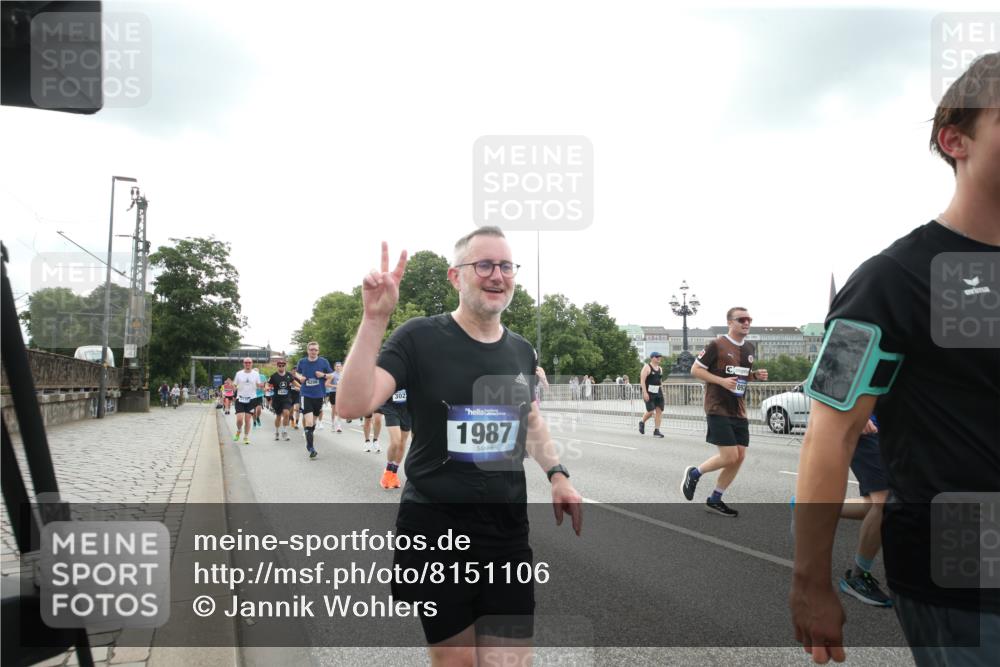 29.06.2025 - hella hamburg halbmarathon Jannik Wohlers http://msf.ph/oto/8151106 29.06.2025 10:31:52 Lombardsbrücke 1311, 1987, 2349, 2943, 3022, 3365, 3707, 3778, 3822, 4314, 4365, 4605, 4857, 4924, 5496, 5658, 5743, 6218, 6252, 7135, 7239, 7535, 7570, 7789, 8124, 8127, 8175, 8787, 8914, 8993, 9125, 9206, 9706, 9765, 10248, 10828, 10924, 11168, 11225, 11362, 11462, 11787, 11972, 12136, 12443, 12864, 12936, 13284, 13423, 13959, 13960, 14029, 14099, 14105, 14159, 14191, 14494, 14599, 15086, 15088, 15120, 15364, 15471, 15987, 16200, 17958 meine-sportfotos.de