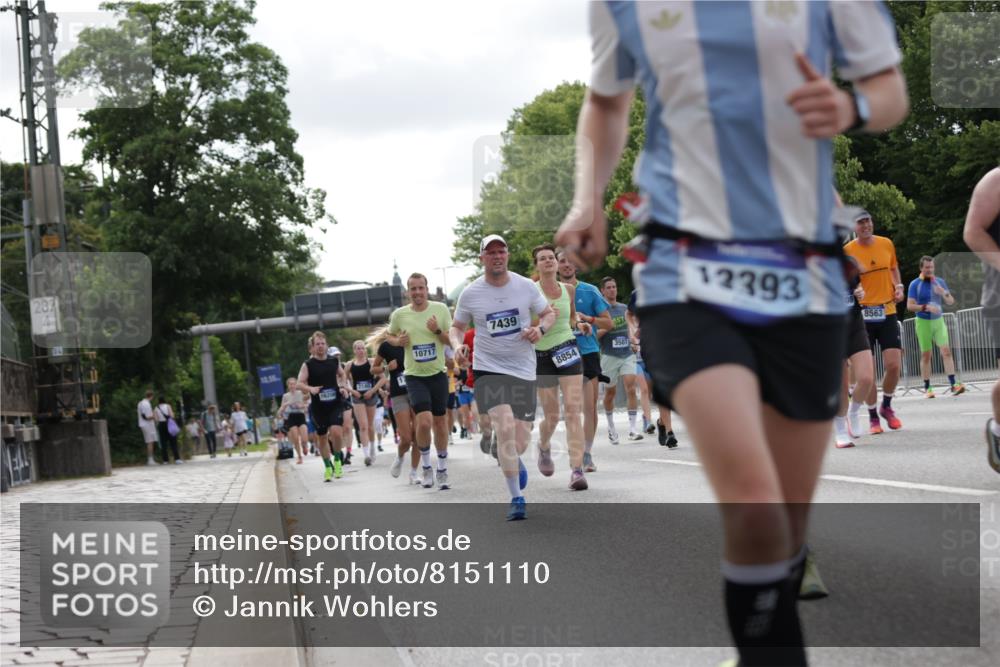 29.06.2025 - hella hamburg halbmarathon Jannik Wohlers http://msf.ph/oto/8151110 29.06.2025 10:14:30 Lombardsbrücke 1071, 1379, 1575, 2046, 2140, 2601, 2690, 3025, 3454, 3507, 3509, 3691, 3844, 4641, 5608, 5800, 5981, 6181, 6248, 6935, 7195, 7439, 8055, 8239, 8275, 8522, 8563, 8755, 8854, 9113, 9173, 9556, 9709, 9911, 10391, 10589, 10717, 10963, 11271, 11611, 11643, 12634, 13212, 13366, 13386, 13393, 13674, 13683, 14015, 14195, 14452, 14497, 14999, 15037, 15038, 15700, 16208, 16419, 17296, 17453, 17708, 17847, 18015, 18176 meine-sportfotos.de