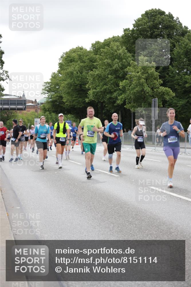 29.06.2025 - hella hamburg halbmarathon Jannik Wohlers http://msf.ph/oto/8151114 29.06.2025 10:51:14 Lombardsbrücke 1997, 2308, 2593, 2736, 2778, 3240, 3991, 4748, 4808, 4878, 5291, 5394, 5534, 5716, 5717, 6007, 6091, 6885, 6945, 6947, 6954, 7769, 7841, 7871, 7992, 8125, 8399, 9340, 9462, 10496, 10521, 10693, 10830, 11268, 11875, 11913, 12766, 13151, 13152, 13598, 13710, 13769, 15092, 16595, 16642, 16807, 17364, 17641 meine-sportfotos.de
