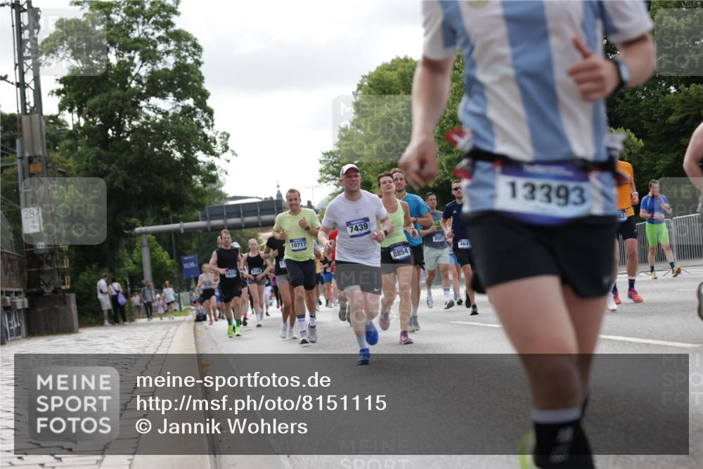 29.06.2025 - hella hamburg halbmarathon Jannik Wohlers http://msf.ph/oto/8151115 29.06.2025 10:14:30 Lombardsbrücke 1071, 1379, 1575, 2046, 2140, 2601, 2690, 3025, 3454, 3507, 3509, 3691, 3844, 4641, 5608, 5800, 5981, 6181, 6248, 6935, 7195, 7439, 8055, 8239, 8275, 8522, 8563, 8755, 8854, 9113, 9173, 9556, 9709, 9911, 10391, 10589, 10717, 10963, 11271, 11611, 11643, 12634, 13212, 13366, 13386, 13393, 13674, 13683, 14015, 14195, 14452, 14497, 14999, 15037, 15038, 15700, 16208, 16419, 17296, 17453, 17708, 17847, 18015, 18176 meine-sportfotos.de