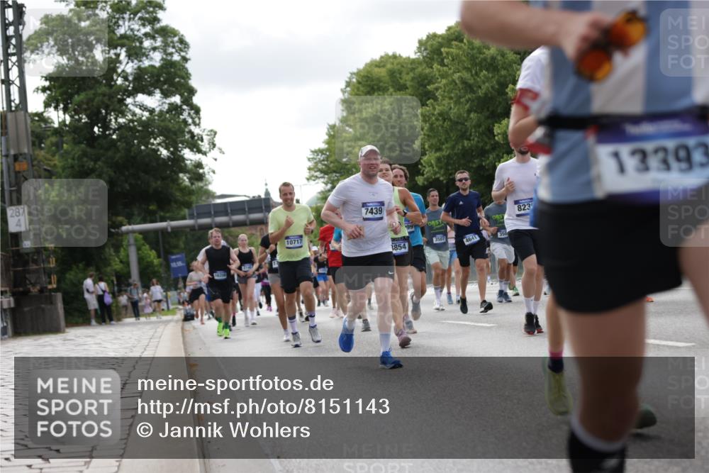 29.06.2025 - hella hamburg halbmarathon Jannik Wohlers http://msf.ph/oto/8151143 29.06.2025 10:14:30 Lombardsbrücke 1071, 1379, 1575, 2046, 2140, 2601, 2690, 3025, 3454, 3507, 3509, 3691, 3844, 4641, 5608, 5800, 5981, 6181, 6248, 6935, 7195, 7439, 8055, 8239, 8275, 8522, 8563, 8755, 8854, 9113, 9173, 9556, 9709, 9911, 10391, 10589, 10717, 10963, 11271, 11611, 11643, 12634, 13212, 13366, 13386, 13393, 13674, 13683, 14015, 14195, 14452, 14497, 14999, 15037, 15038, 15700, 16208, 16419, 17296, 17453, 17708, 17847, 18015, 18176 meine-sportfotos.de