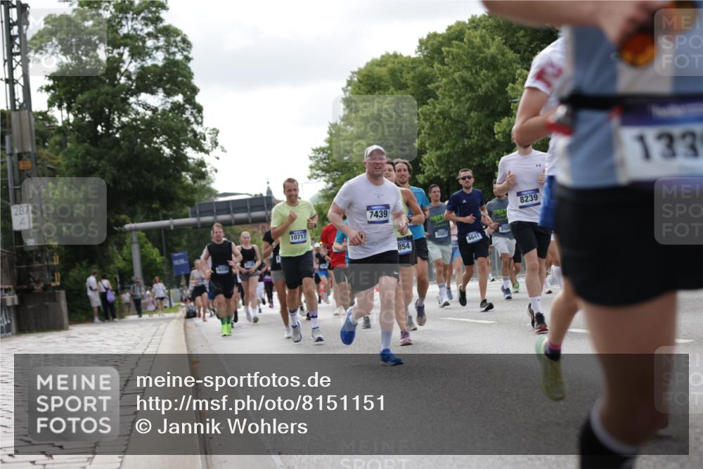 29.06.2025 - hella hamburg halbmarathon Jannik Wohlers http://msf.ph/oto/8151151 29.06.2025 10:14:30 Lombardsbrücke 1071, 1379, 1575, 2046, 2140, 2601, 2690, 3025, 3454, 3507, 3509, 3691, 3844, 4641, 5608, 5800, 5981, 6181, 6248, 6935, 7195, 7439, 8055, 8239, 8275, 8522, 8563, 8755, 8854, 9113, 9173, 9556, 9709, 9911, 10391, 10589, 10717, 10963, 11271, 11611, 11643, 12634, 13212, 13366, 13386, 13393, 13674, 13683, 14015, 14195, 14452, 14497, 14999, 15037, 15038, 15700, 16208, 16419, 17296, 17453, 17708, 17847, 18015, 18176 meine-sportfotos.de