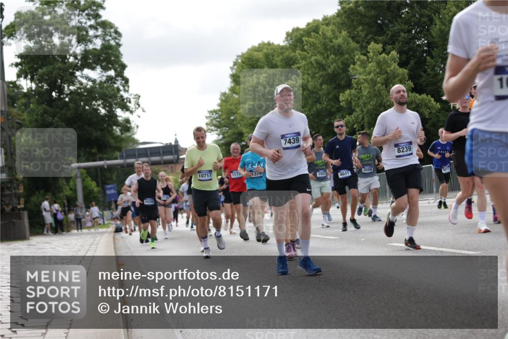 29.06.2025 - hella hamburg halbmarathon Jannik Wohlers http://msf.ph/oto/8151171 29.06.2025 10:14:31 Lombardsbrücke 1071, 1379, 1575, 2046, 2140, 2601, 2690, 3025, 3454, 3507, 3509, 3691, 3844, 4641, 5608, 5800, 5981, 6181, 6248, 6935, 7195, 7439, 8055, 8239, 8275, 8522, 8563, 8755, 8854, 9113, 9173, 9911, 10391, 10589, 10717, 10963, 11271, 11598, 11611, 11643, 12634, 13212, 13393, 13683, 14015, 14195, 14452, 14497, 14999, 15037, 15038, 15700, 16208, 16419, 17296, 17453, 17708, 17847, 18015, 18176 meine-sportfotos.de