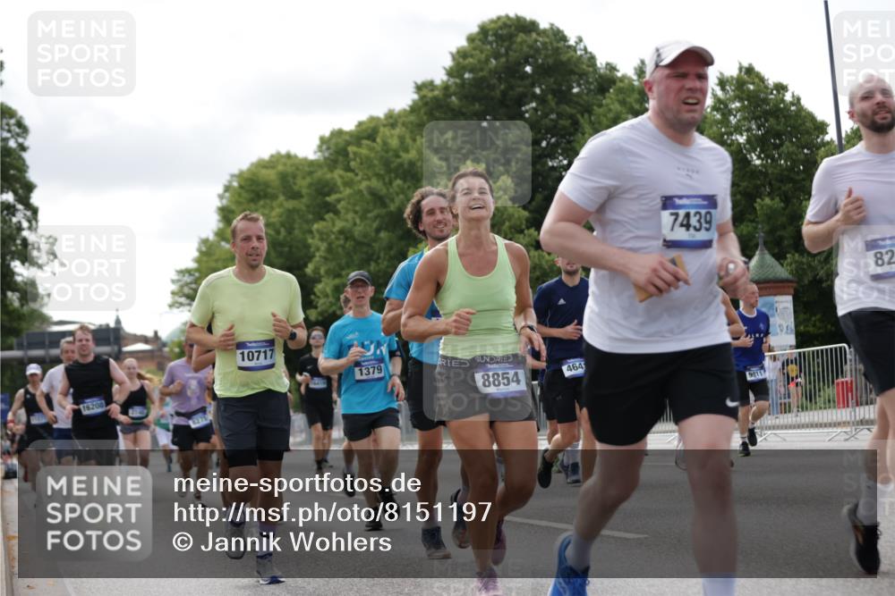 29.06.2025 - hella hamburg halbmarathon Jannik Wohlers http://msf.ph/oto/8151197 29.06.2025 10:14:33 Lombardsbrücke 1071, 1379, 1575, 2046, 2140, 2601, 2690, 3025, 3454, 3507, 3509, 3691, 3844, 4495, 4641, 5608, 5800, 6181, 6248, 6935, 7195, 7439, 7881, 8055, 8239, 8275, 8522, 8563, 8609, 8854, 9113, 9173, 9911, 10391, 10589, 10717, 10963, 11271, 11598, 11611, 11643, 11683, 12634, 13212, 13393, 13683, 14015, 14195, 14452, 14497, 14617, 14999, 15037, 15038, 15700, 16208, 16419, 17708, 17847, 18015, 18176 meine-sportfotos.de