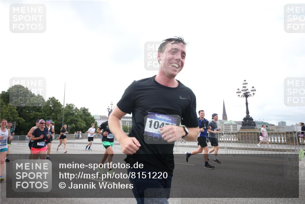 29.06.2025 - hella hamburg halbmarathon Jannik Wohlers http://msf.ph/oto/8151220 29.06.2025 10:32:18 Lombardsbrücke 1199, 1237, 2059, 3422, 3660, 3670, 3753, 4446, 5783, 5871, 6228, 7308, 7309, 7387, 7531, 7633, 7749, 7750, 9010, 9188, 10013, 10048, 10203, 10277, 10354, 10470, 10624, 10770, 11076, 11248, 12470, 12508, 13335, 14301, 15071, 15171, 15847, 15997, 16129, 16187, 16502, 16898, 16999, 17041, 17102, 17167, 17508, 18069, 18502, 18706, 18927, 19156 meine-sportfotos.de