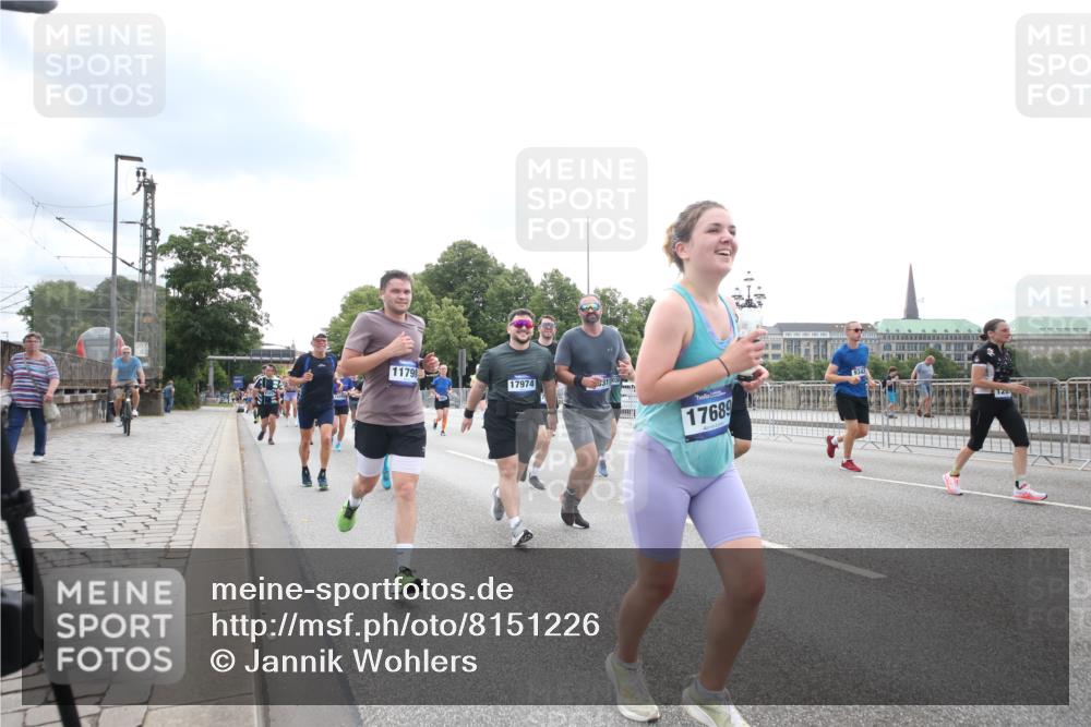 29.06.2025 - hella hamburg halbmarathon Jannik Wohlers http://msf.ph/oto/8151226 29.06.2025 10:35:11 Lombardsbrücke 1336, 1730, 1786, 1821, 2001, 2425, 2787, 3243, 4333, 4703, 4704, 4902, 4965, 5147, 5240, 5793, 6381, 6746, 6867, 7382, 8249, 8567, 9342, 9470, 9803, 9806, 9819, 10565, 10652, 11838, 11839, 12026, 12851, 13240, 13505, 13805, 13899, 14402, 14684, 15032, 16710, 17289, 17331, 17689, 17868, 17883, 17974, 17996, 17998, 18036, 18269, 18292, 18361, 18524, 18912 meine-sportfotos.de