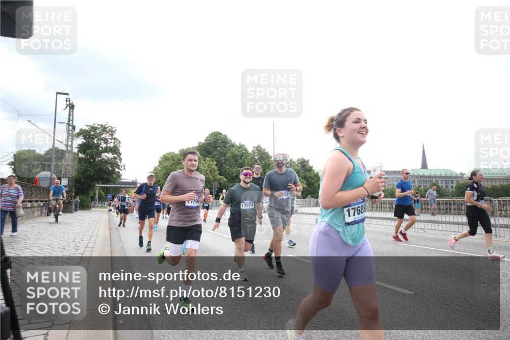 29.06.2025 - hella hamburg halbmarathon Jannik Wohlers http://msf.ph/oto/8151230 29.06.2025 10:35:11 Lombardsbrücke 1336, 1730, 1786, 1821, 2001, 2425, 2787, 3243, 4333, 4703, 4704, 4902, 4965, 5147, 5240, 5793, 6381, 6746, 6867, 7382, 8249, 8567, 9342, 9470, 9803, 9806, 9819, 10565, 10652, 11838, 11839, 12026, 12851, 13240, 13505, 13805, 13899, 14402, 14684, 15032, 16710, 17289, 17331, 17689, 17868, 17883, 17974, 17996, 17998, 18036, 18269, 18292, 18361, 18524, 18912 meine-sportfotos.de