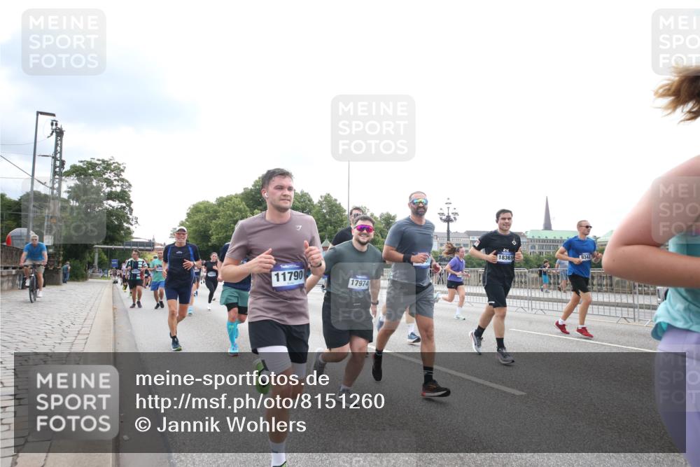 29.06.2025 - hella hamburg halbmarathon Jannik Wohlers http://msf.ph/oto/8151260 29.06.2025 10:35:11 Lombardsbrücke 1336, 1730, 1786, 1821, 2001, 2425, 2787, 3243, 4333, 4703, 4704, 4902, 4965, 5147, 5240, 5793, 6381, 6746, 6867, 7382, 8249, 8567, 9342, 9470, 9803, 9806, 9819, 10565, 10652, 11838, 11839, 12026, 12851, 13240, 13505, 13805, 13899, 14402, 14684, 15032, 16710, 17289, 17331, 17689, 17868, 17883, 17974, 17996, 17998, 18036, 18269, 18292, 18361, 18524, 18912 meine-sportfotos.de