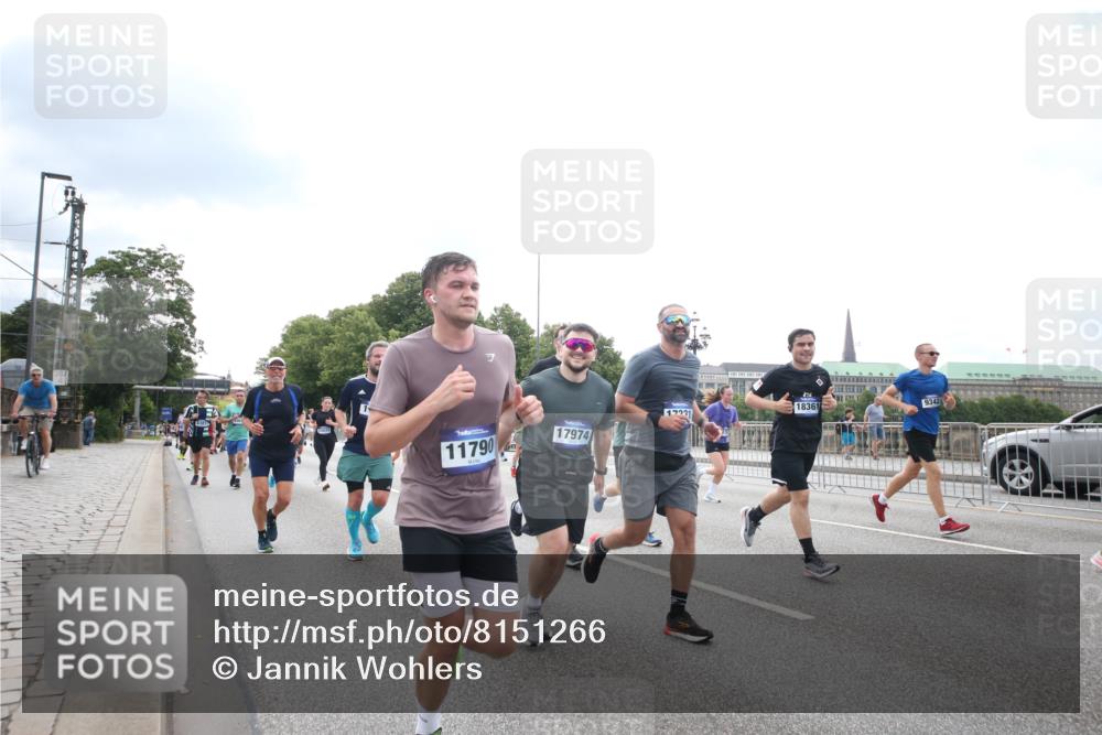 29.06.2025 - hella hamburg halbmarathon Jannik Wohlers http://msf.ph/oto/8151266 29.06.2025 10:35:11 Lombardsbrücke 1336, 1730, 1786, 1821, 2001, 2425, 2787, 3243, 4333, 4703, 4704, 4902, 4965, 5147, 5240, 5793, 6381, 6746, 6867, 7382, 8249, 8567, 9342, 9470, 9803, 9806, 9819, 10565, 10652, 11838, 11839, 12026, 12851, 13240, 13505, 13805, 13899, 14402, 14684, 15032, 16710, 17289, 17331, 17689, 17868, 17883, 17974, 17996, 17998, 18036, 18269, 18292, 18361, 18524, 18912 meine-sportfotos.de