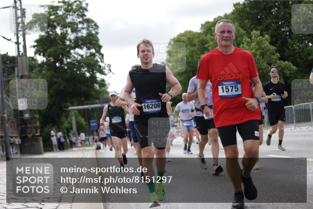 29.06.2025 - hella hamburg halbmarathon Jannik Wohlers http://msf.ph/oto/8151297 29.06.2025 10:14:35 Lombardsbrücke 1071, 1296, 1379, 1575, 1745, 2046, 2140, 2601, 2690, 3025, 3454, 3507, 3509, 3844, 4495, 4641, 5608, 5800, 6181, 6248, 7195, 7439, 7881, 8055, 8237, 8239, 8275, 8522, 8563, 8609, 8854, 9113, 9173, 9911, 9975, 10589, 10717, 10963, 11271, 11598, 11611, 11643, 11683, 12634, 13212, 13393, 13683, 14015, 14195, 14452, 14497, 14617, 14999, 15037, 15038, 15700, 16208, 16419, 17128, 17708, 17847, 18015, 18176 meine-sportfotos.de