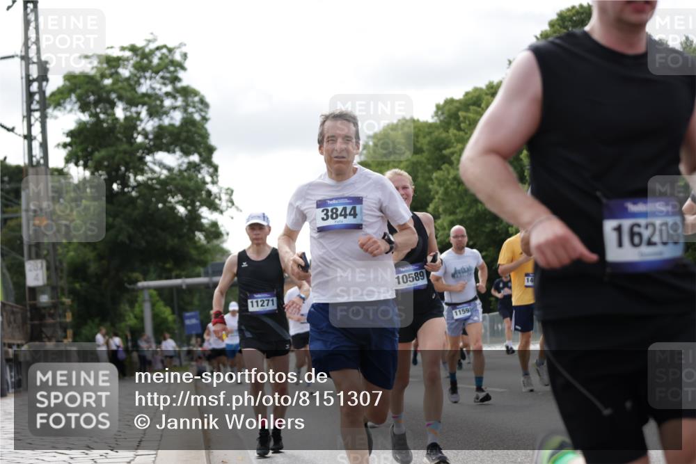 29.06.2025 - hella hamburg halbmarathon Jannik Wohlers http://msf.ph/oto/8151307 29.06.2025 10:14:36 Lombardsbrücke 1071, 1296, 1379, 1575, 1745, 2140, 2281, 2601, 2690, 3025, 3454, 3507, 3509, 3513, 3844, 4495, 4641, 5608, 5800, 6181, 6248, 7195, 7439, 7881, 8237, 8239, 8275, 8522, 8563, 8609, 8854, 9113, 9173, 9911, 9975, 10589, 10717, 10963, 11271, 11598, 11611, 11643, 11683, 12634, 13212, 13393, 13683, 14015, 14195, 14452, 14497, 14617, 14999, 15037, 15038, 15700, 16208, 16419, 17128, 17708, 17847, 18015, 18176 meine-sportfotos.de
