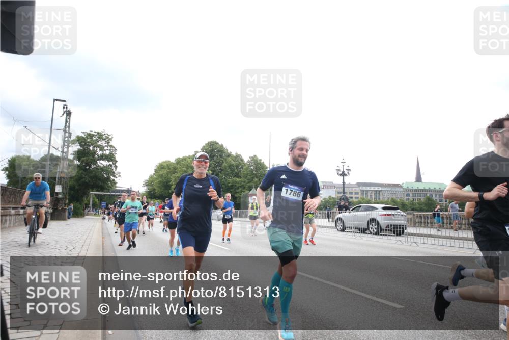29.06.2025 - hella hamburg halbmarathon Jannik Wohlers http://msf.ph/oto/8151313 29.06.2025 10:35:13 Lombardsbrücke 1336, 1730, 1786, 1821, 2001, 2425, 2787, 3243, 4333, 4902, 4965, 5147, 5240, 5793, 6381, 6746, 6867, 7382, 8567, 9342, 9470, 9803, 9806, 9819, 10565, 10652, 12026, 12408, 12851, 13240, 13318, 13505, 13805, 13899, 14402, 14684, 15032, 16487, 16710, 17289, 17331, 17689, 17817, 17868, 17883, 17974, 17996, 17998, 18036, 18292, 18361, 18524, 18570, 18912 meine-sportfotos.de