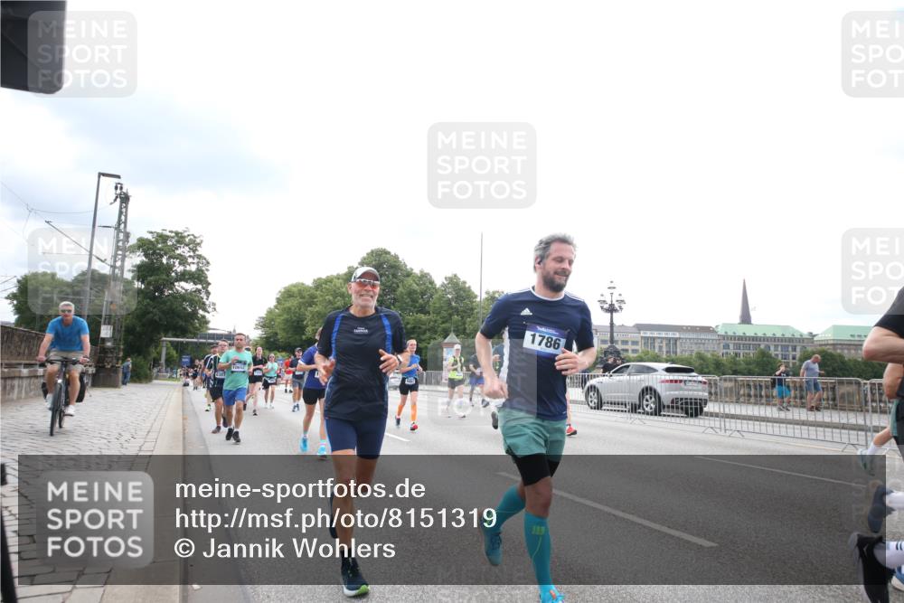 29.06.2025 - hella hamburg halbmarathon Jannik Wohlers http://msf.ph/oto/8151319 29.06.2025 10:35:13 Lombardsbrücke 1336, 1730, 1786, 1821, 2001, 2425, 2787, 3243, 4333, 4902, 4965, 5147, 5240, 5793, 6381, 6746, 6867, 7382, 8567, 9342, 9470, 9803, 9806, 9819, 10565, 10652, 12026, 12408, 12851, 13240, 13318, 13505, 13805, 13899, 14402, 14684, 15032, 16487, 16710, 17289, 17331, 17689, 17817, 17868, 17883, 17974, 17996, 17998, 18036, 18292, 18361, 18524, 18570, 18912 meine-sportfotos.de