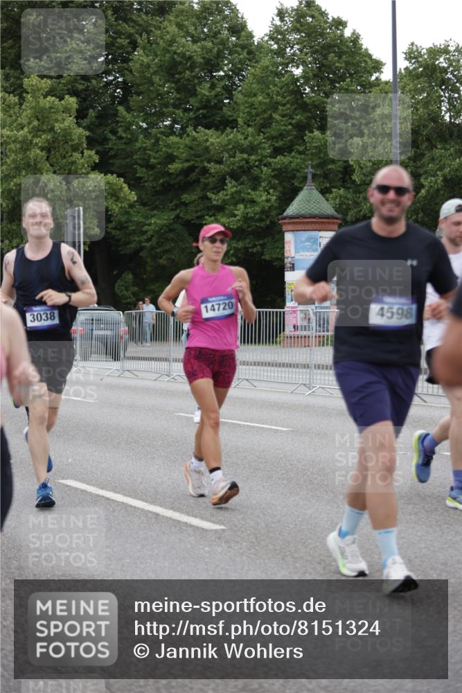 29.06.2025 - hella hamburg halbmarathon Jannik Wohlers http://msf.ph/oto/8151324 29.06.2025 10:51:36 Lombardsbrücke 1418, 1978, 3038, 4087, 4273, 4598, 4606, 5062, 6456, 6604, 7682, 8250, 8251, 8621, 9220, 9460, 9590, 9594, 9673, 9730, 10533, 10673, 11101, 11375, 12065, 12510, 12969, 14720, 14937, 14959, 15128, 16015, 16234, 17253, 17277, 17429, 17902, 18078, 18615, 18780, 18975 meine-sportfotos.de